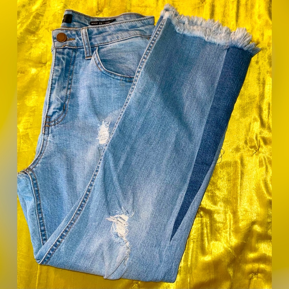 Black Label 29 high rise distressed stretch straight leg jean w raw hem EUC